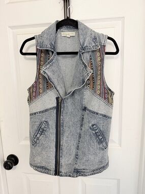 VTG Staring at Stars Light Wash Denim Vest with Multicolor Aztec Panels